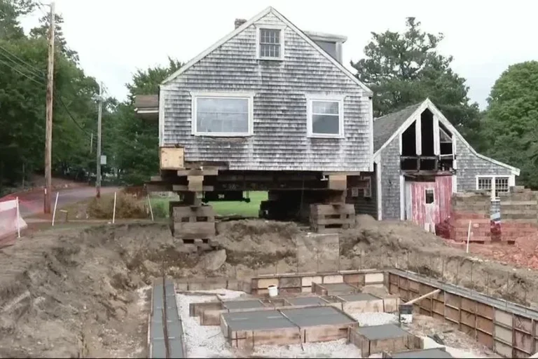 Former Hgtv Stars Restoring Dartmouth Home